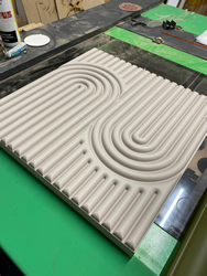 Frézovaný 3D panel za TV